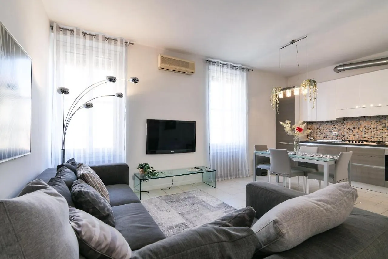 Apartamento Primopiano - Battaglia A Milán